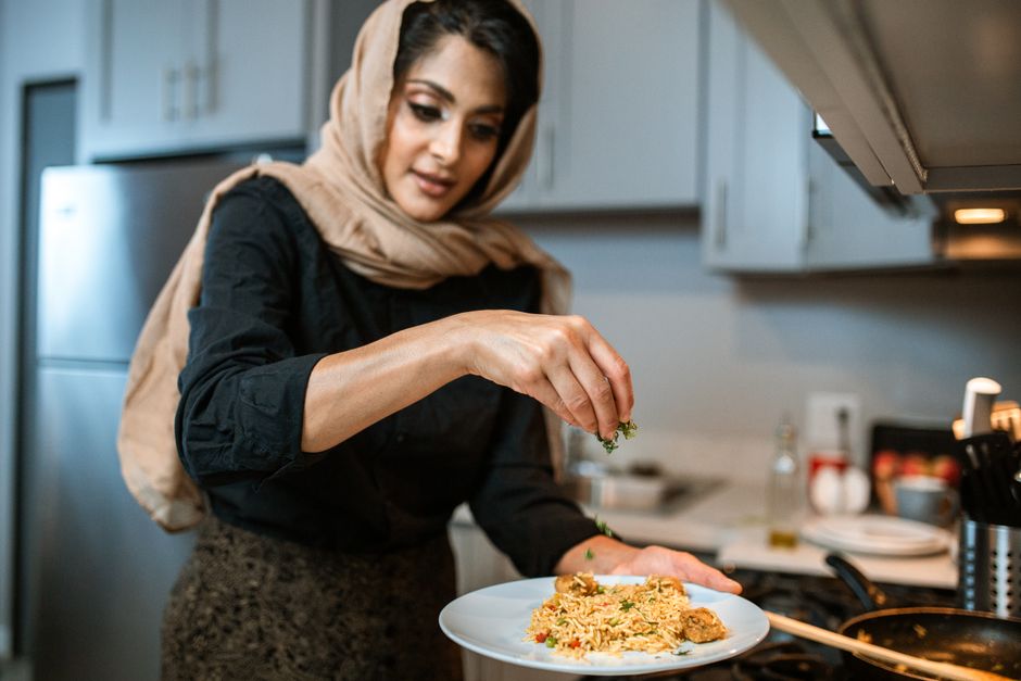 Melhores Sites para Aprender Culinária Árabe em 2026: Guia Completo