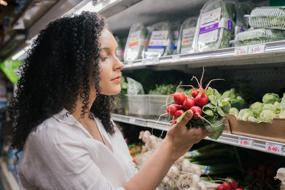 Dicas para Economizar na Alimentação Saudável em 2026: Guia Completo
