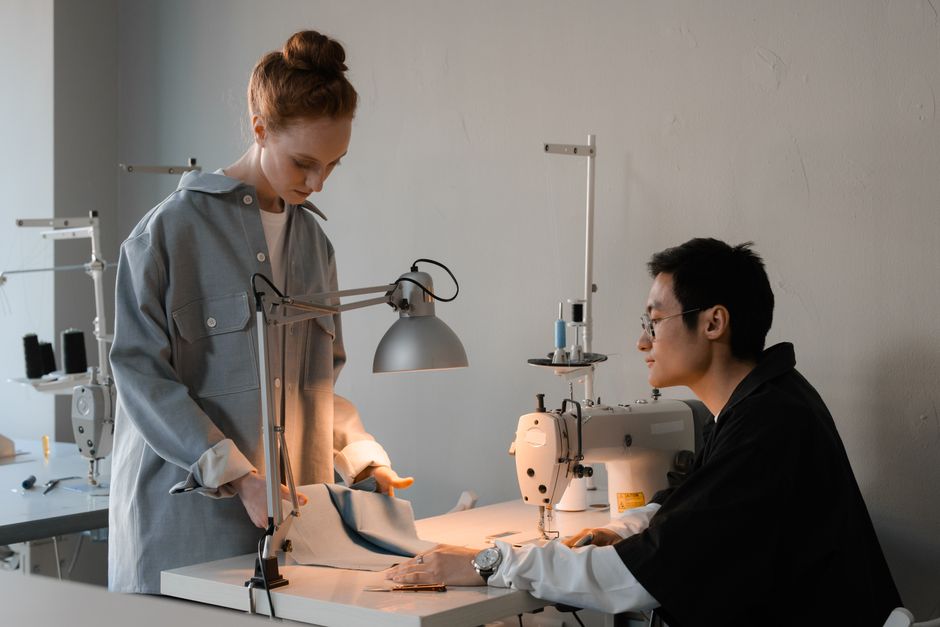 O que fazer se for demitido do trabalho de moda: guia completo para 2026