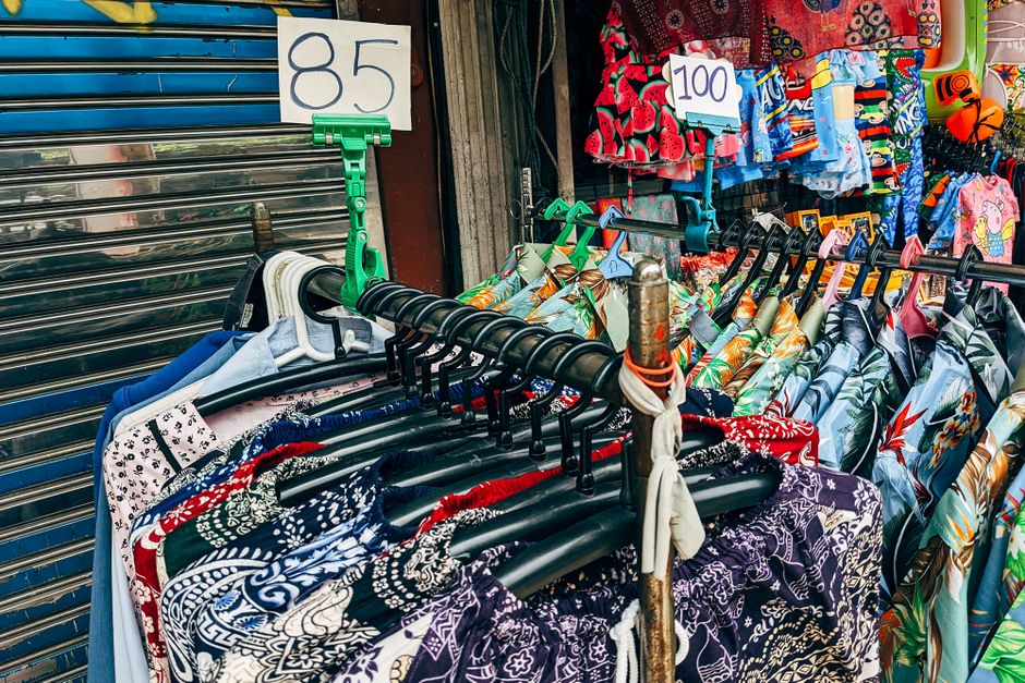 Dicas de como renovar o guarda-roupa gastando pouco em 2026: Guia completo