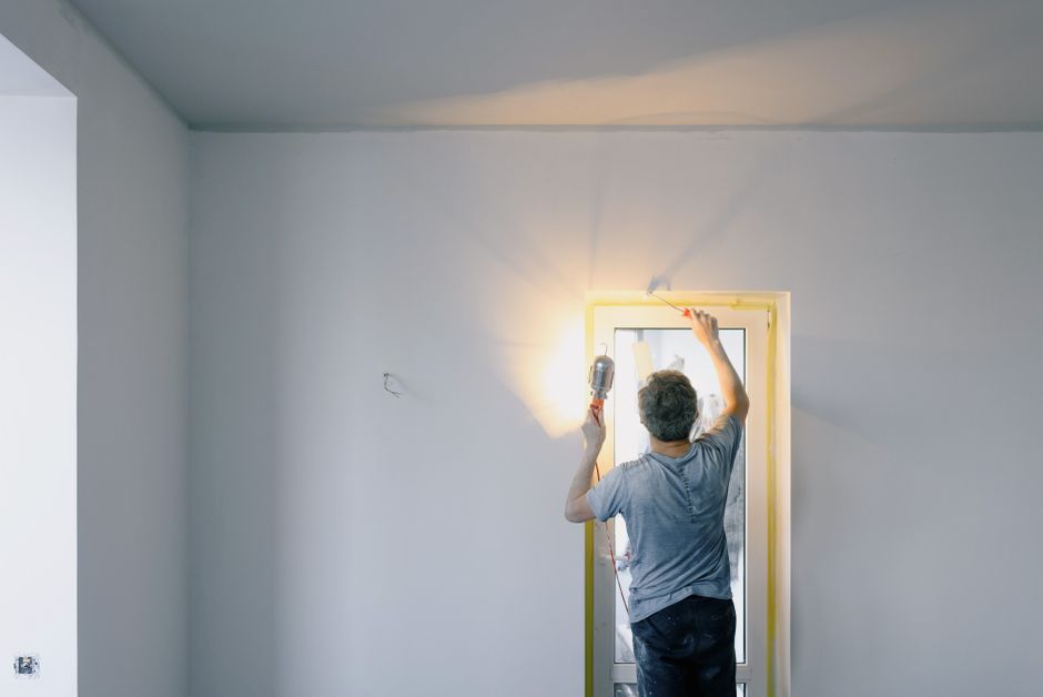 Dicas para contratar serviços de pintura residencial em 2026: Guia completo