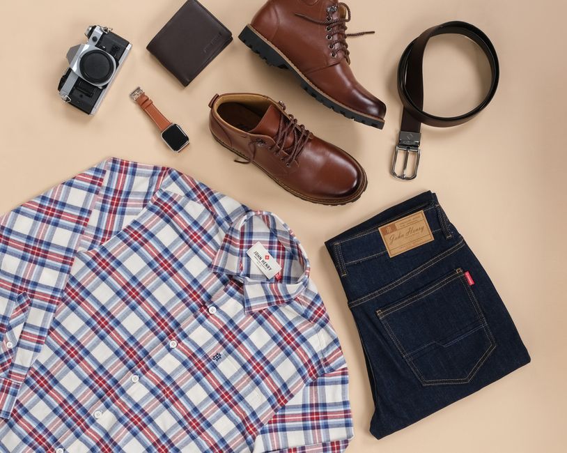 Imagem com roupas e acessórios masculinos ideal para um artigo sobre moda casual e estilo masculino para o dia a dia.
