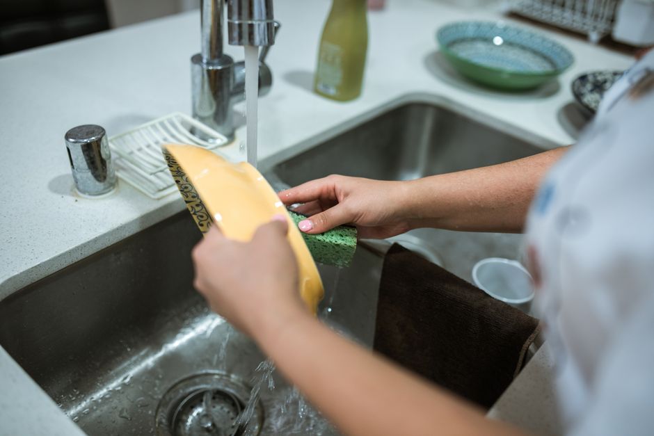 Dicas para evitar desperdício de água na cozinha em 2026: Guia completo para economizar