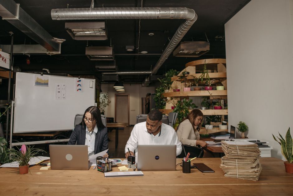 Dicas para empreendedores sustentáveis evitarem problemas trabalhistas em 2026
