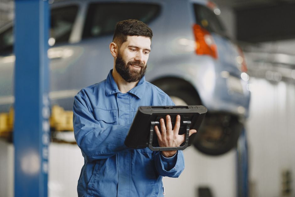Como usar serviços digitais no carro em 2026: guia completo para aproveitar ao máximo