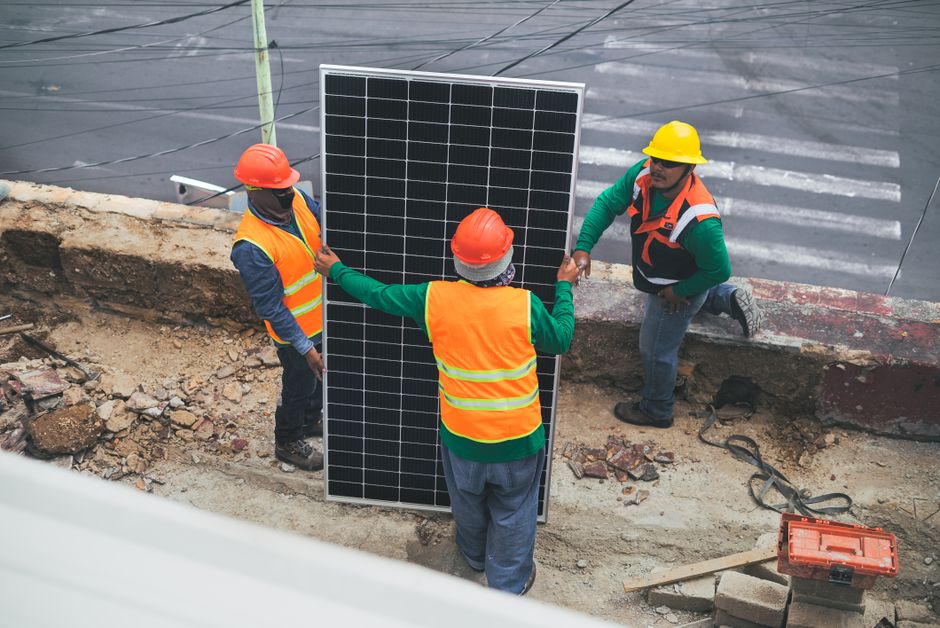 Dicas para Economizar Energia em Obras: Guia Completo para 2026