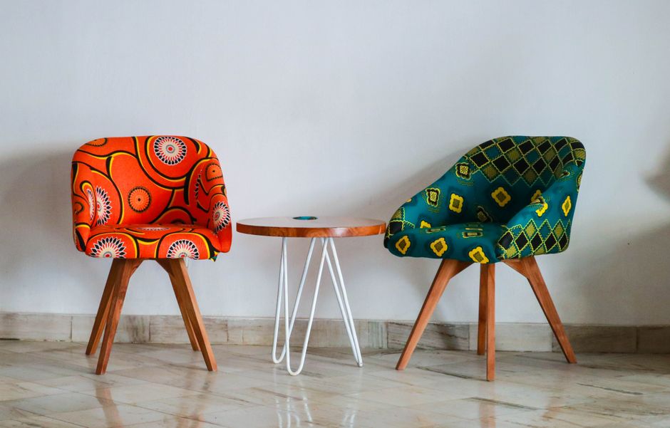 Melhores cadeiras para decoração de sala de estar em 2026: Guia completo