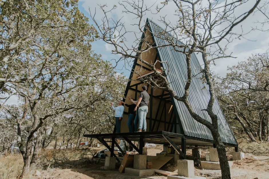 Dicas para Planejar uma Viagem com Construção de Cabanas em 2026: Guia Completo