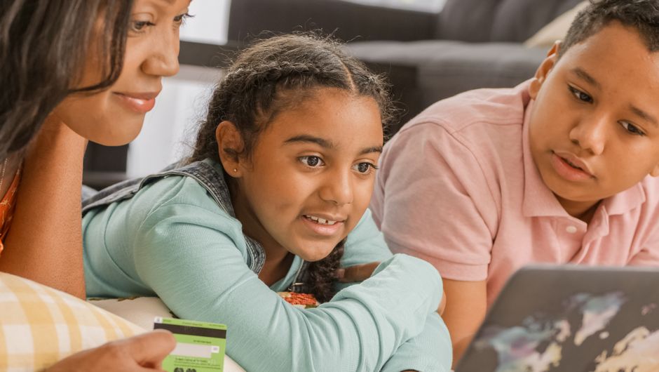 Como pagar contas de serviços educacionais online em 2026: guia completo e prático