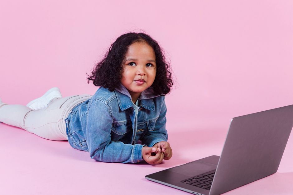 Como acessar conteúdos educativos online de forma segura em 2026: guia completo