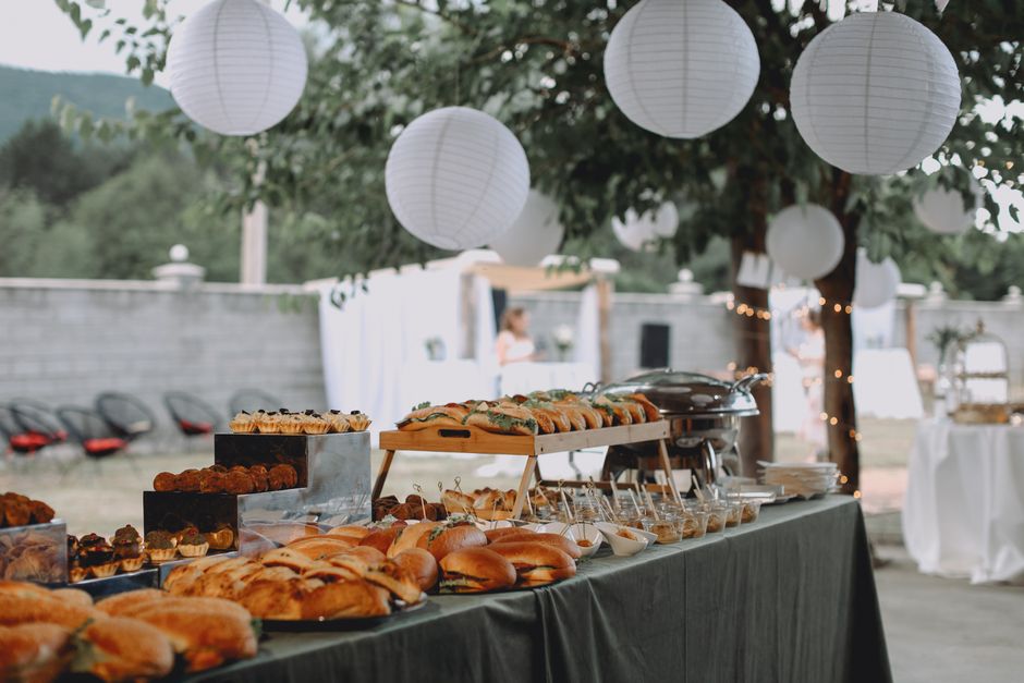 Dicas para organizar um casamento com buffet de qualidade em 2026