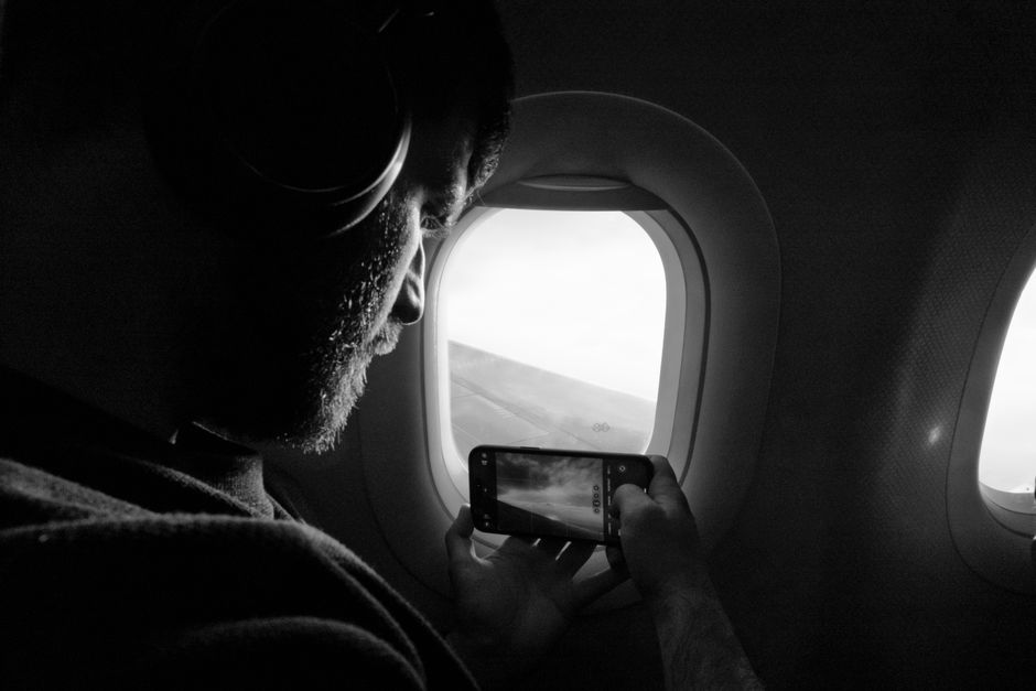 Melhores aplicativos para assistir TV durante viagens em 2026: Guia completo