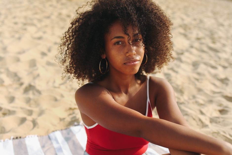 Dicas para escolher roupas de praia confortáveis em 2026: guia completo