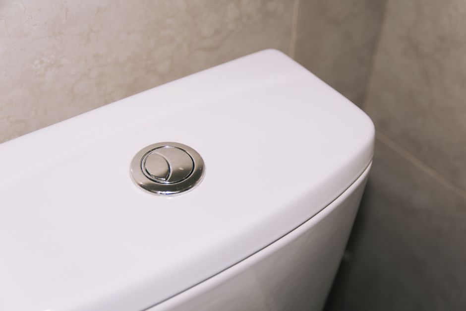 Dicas para Economizar Água em Casa em 2026: Guia Completo e Prático