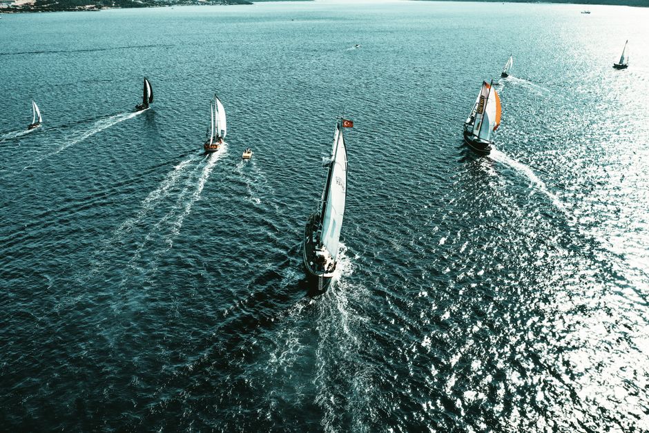 Como Identificar Vazamentos em Barcos de Vela: Guia Completo 2026