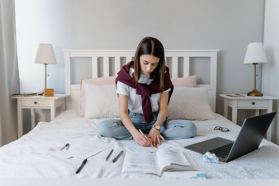 Dicas para Estudar com Conforto em Casa: Guia Completo 2026