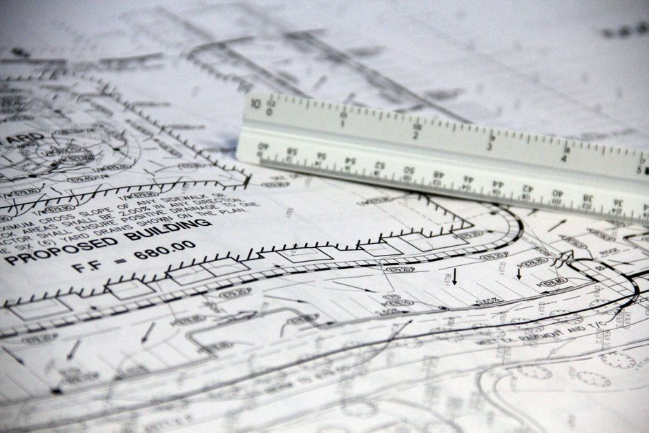 Como funciona a escala 12x36 na construção civil: guia completo para 2026