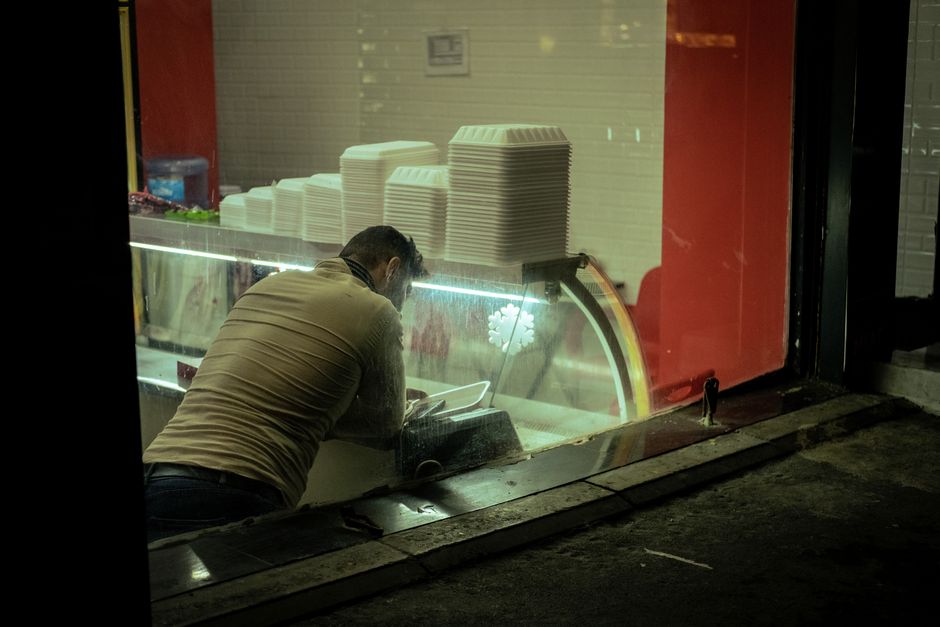 Como funciona o adicional noturno para funcionários de restaurantes em escala 12x36 em 2026