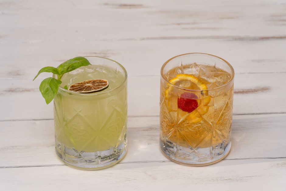 Melhores drinks para harmonizar com comida árabe em 2026: guia completo