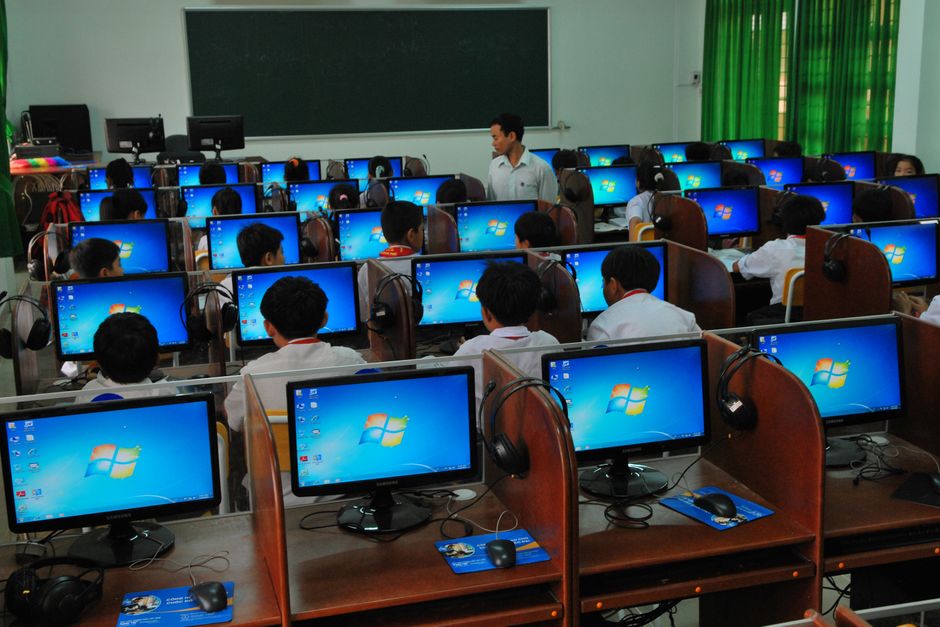 Melhores Equipamentos para Sala de Aula Digital em 2026: Guia Completo