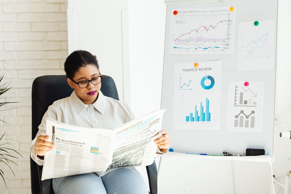 Melhores fontes de notícias para profissionais de marketing em 2026: Guia completo