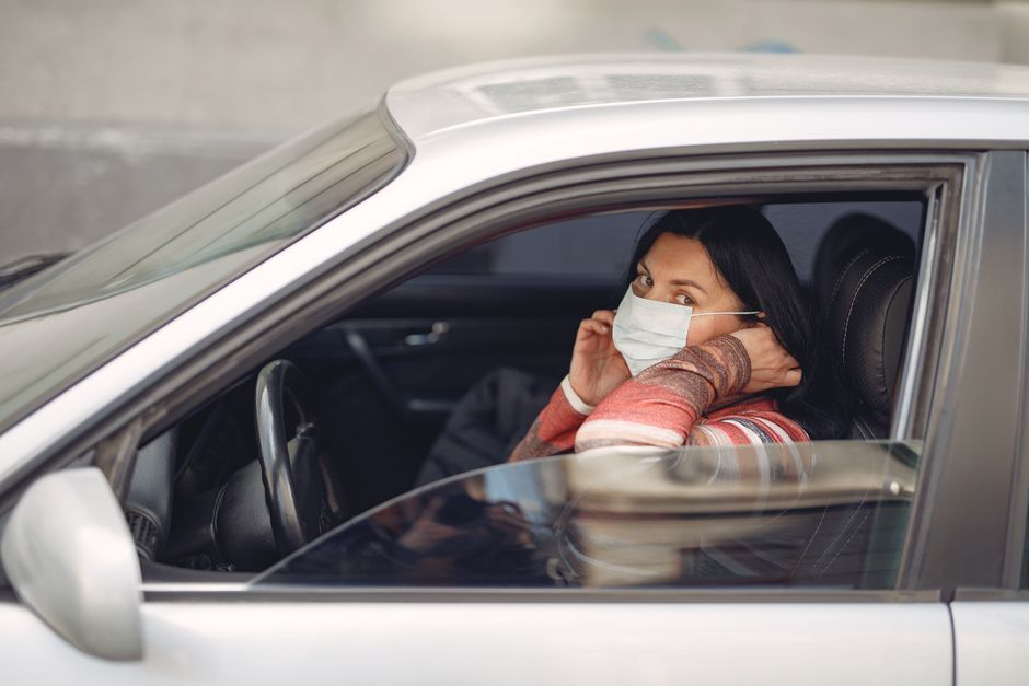Dicas de segurança para viagens de carro em 2026: o guia completo