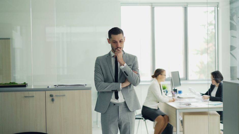 Como escolher a profissão certa para você em 2026: guia completo e prático