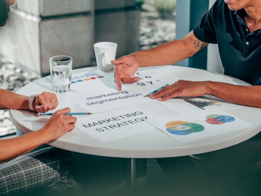 Como organizar o melhor debate para campanhas de marketing em 2026: guia completo