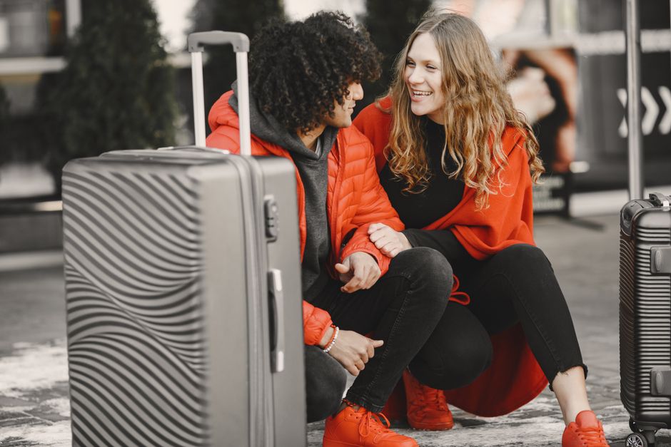 Dicas de Moda para Viajar com Estilo em 2026: Conforto e Elegância na Bagagem