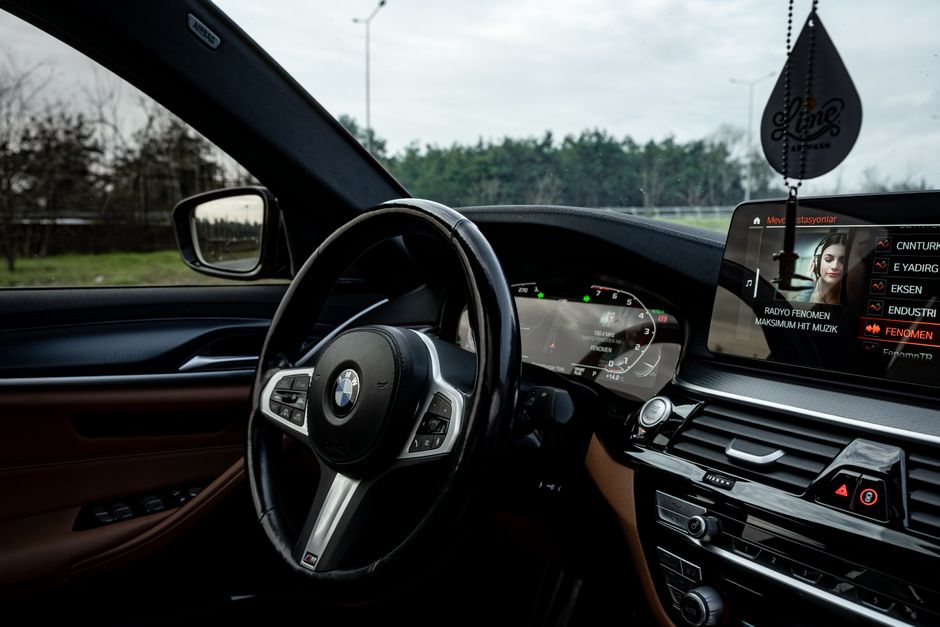 Melhores acessórios automotivos para entretenimento no carro em 2026: guia completo