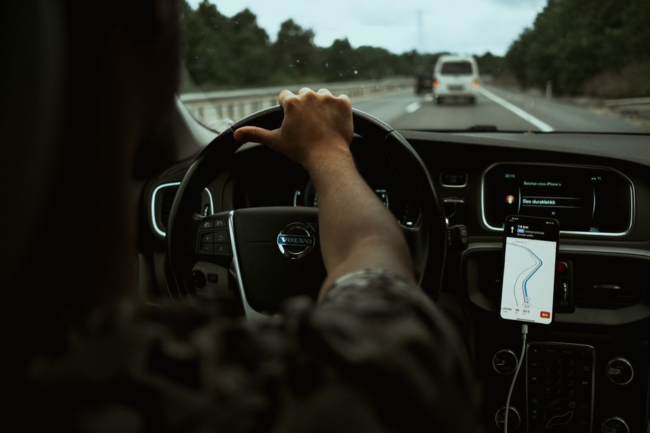 Melhores apps para socorro e remoção veicular 24 horas em 2026: Guia completo