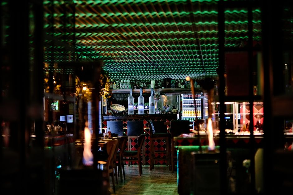 Melhores Restaurantes Árabes com Entretenimento ao Vivo em 2026: Guia Completo