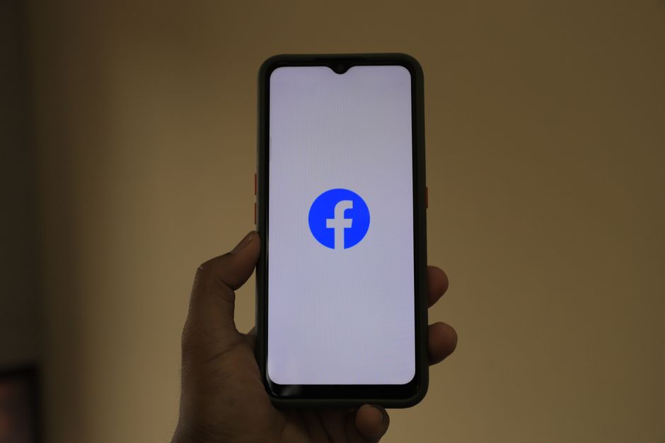 Como usar vídeos do Facebook para estratégias de marketing digital em 2026
