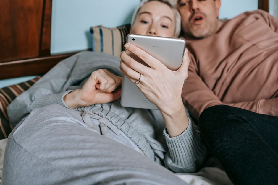 Melhores aplicativos para assistir filmes e séries em 2026: Guia completo