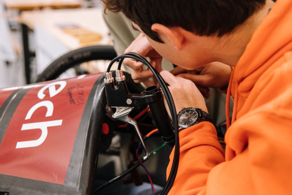 Como a mobilidade elétrica impacta a educação ambiental em 2026: Guia completo