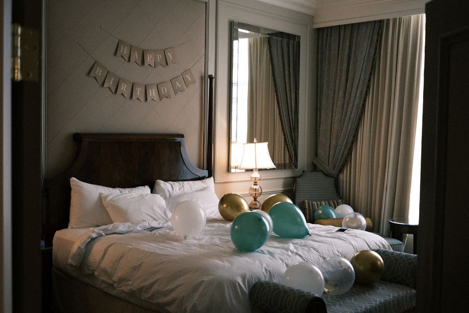 Dicas para Decorar Quartos de Hotel com Conforto e Estilo em 2026