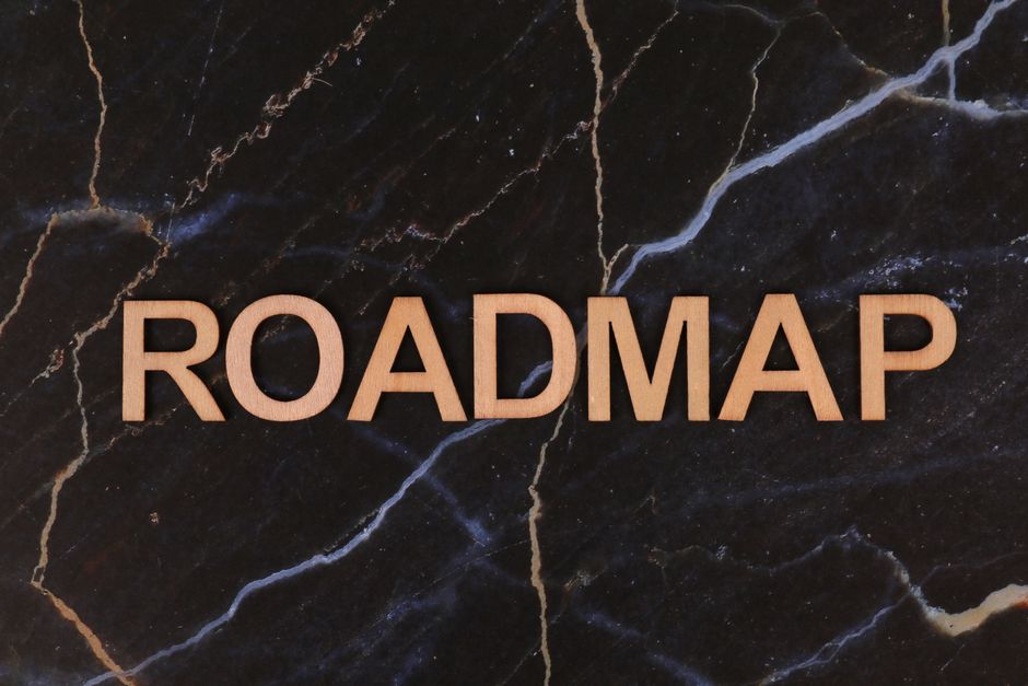 Imagem com a palavra 'ROADMAP' em destaque, representando planejamento e estratégia para um artigo de blog sobre gestão e desenvolvimento de projetos.