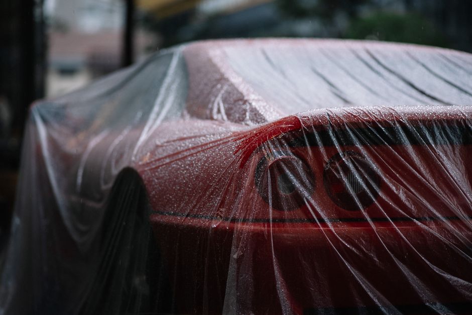 Dicas para proteger seu carro da chuva e do sol em 2026: cuidados essenciais