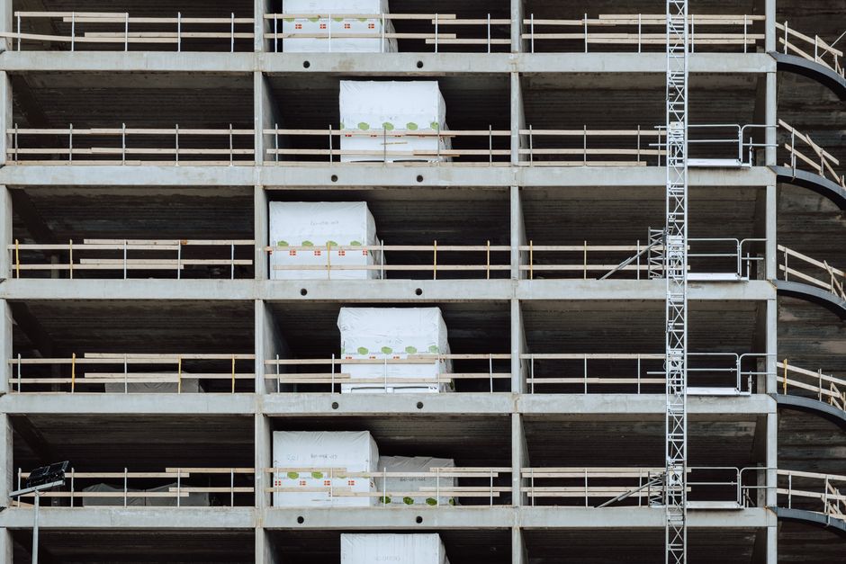 Como Identificar Notícias Falsas na Construção Civil em 2026: Guia Completo