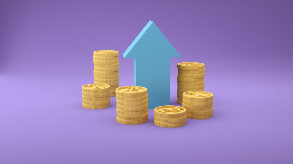 Ilustração representando crescimento financeiro com moedas de ouro empilhadas e uma seta apontando para cima, simbolizando aumento de renda ou lucros.