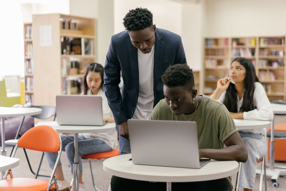 Como escolher curso de direito em 2026: guia completo para tomar a melhor decisão