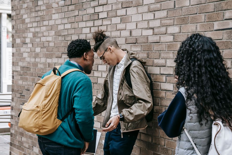 Dicas para manter relacionamentos saudáveis na vida universitária em 2026