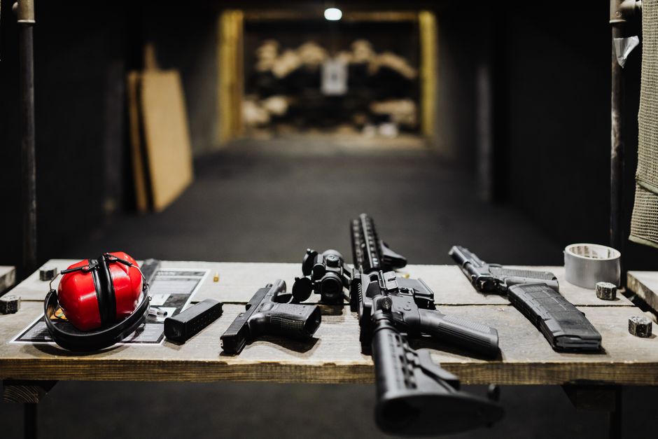 Dicas de Segurança para Iniciantes em Armas de Fogo: Guia Completo 2026