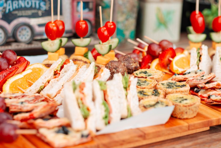 Dicas para Organizar uma Festa em Casa com Comida Saudável em 2026
