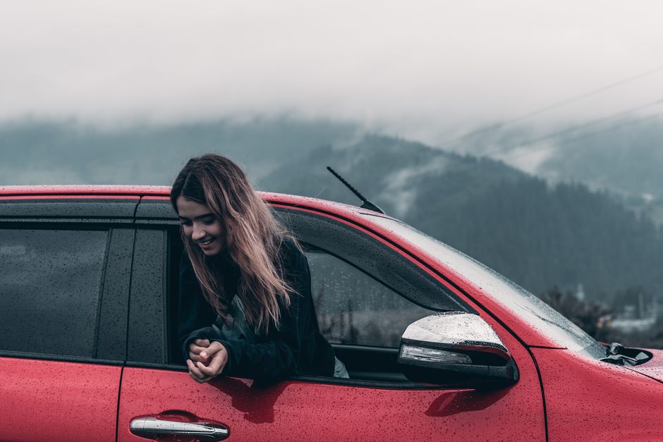 Dicas para Relaxar Após uma Viagem de Carro Longa em 2026: Guia Completo