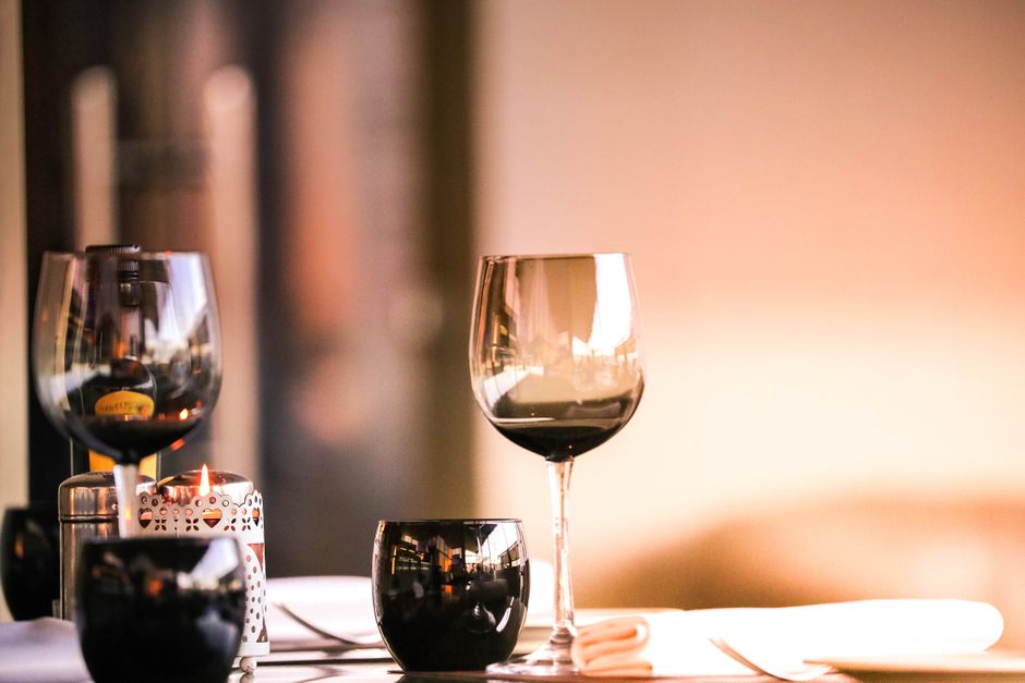 Dicas de Restaurantes para Encontros Românticos: Guia Completo 2026