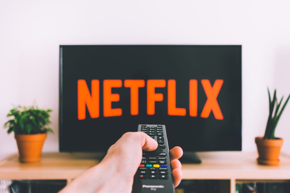 Melhores plataformas de streaming para assistir filmes e séries em 2026: guia completo