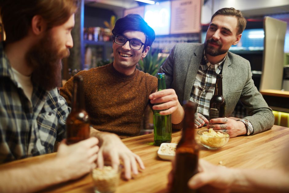 Cuidados com maquiagem e cabelo para happy hour