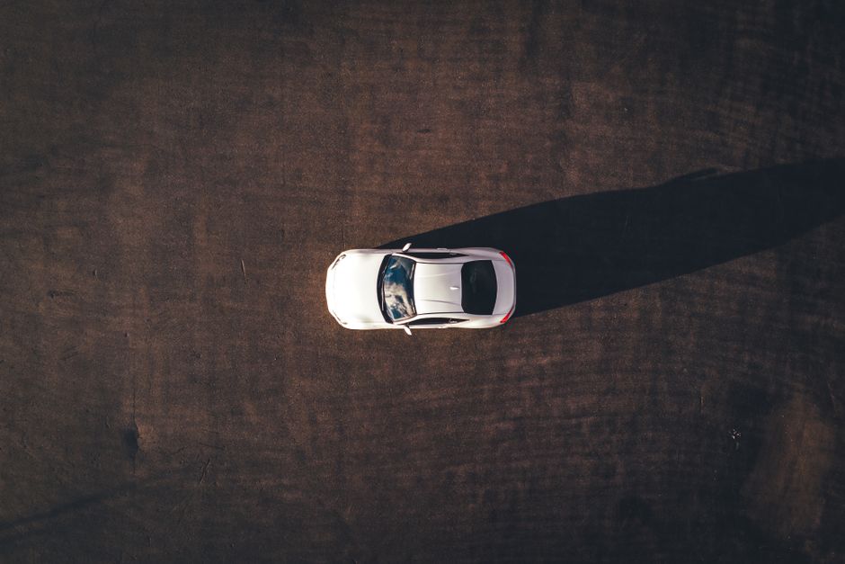 Edição e pós-produção para fotos automotivas com drone